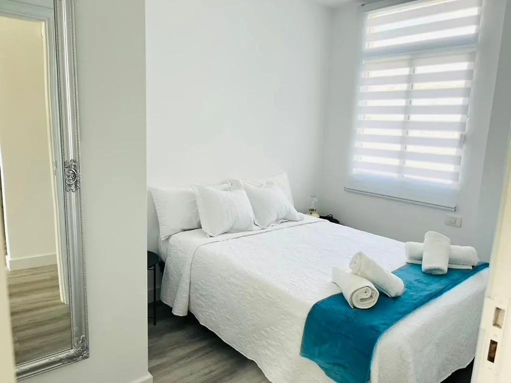 Linares - Playa De Los Cristianos 2 Bed 0*, Los Cristianos (Tenerife)