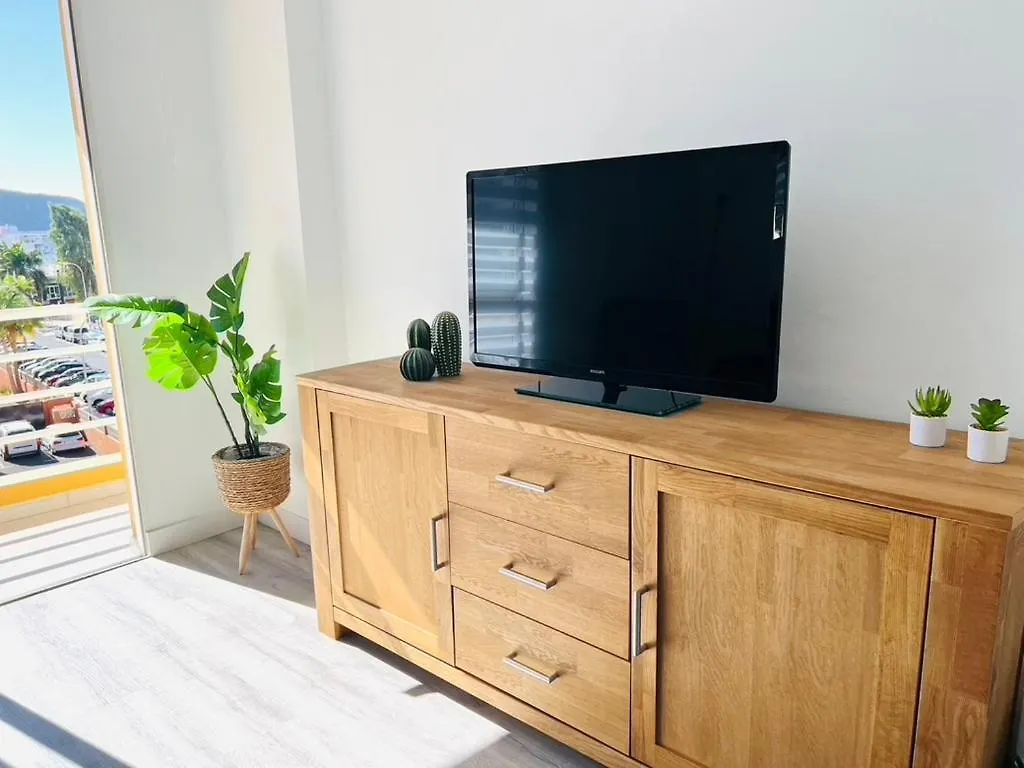 Linares - Playa De Los Cristianos 2 Bed 0*, Los Cristianos (Tenerife)